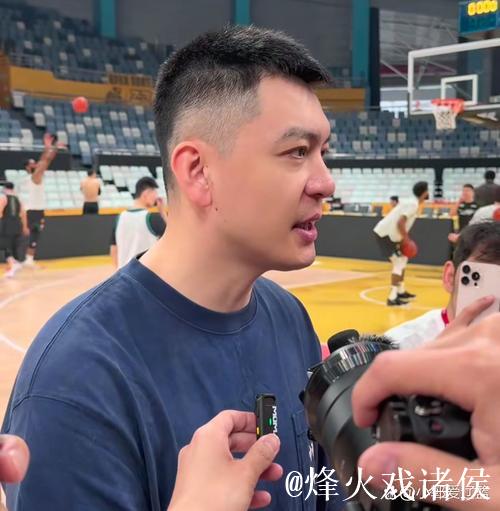 生涯首次得分上双，从清华退学撑起辽篮内线，杨鸣为他怒吼